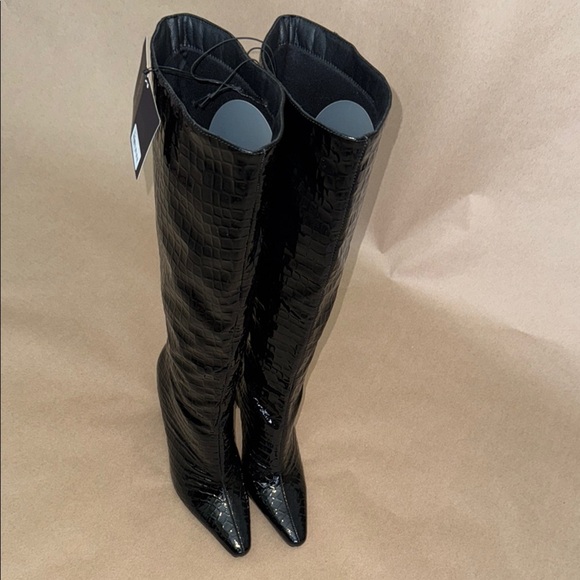 Forever 21 - Black Croc-Embossed Knee-High Boots - Picture 4 of 10